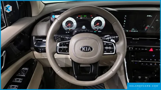 KIA CARNIVAL GASOLINE 7-SEATER HI-LIMOUSINE