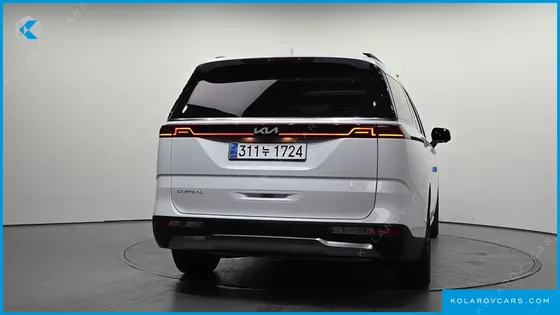 KIA CARNIVAL DIESEL 9-SEATER SIGNATURE