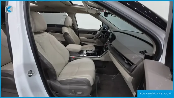 KIA CARNIVAL DIESEL 9-SEATER SIGNATURE