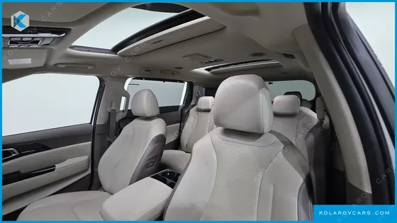 KIA CARNIVAL DIESEL 9-SEATER SIGNATURE