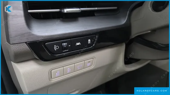 KIA CARNIVAL DIESEL 9-SEATER SIGNATURE