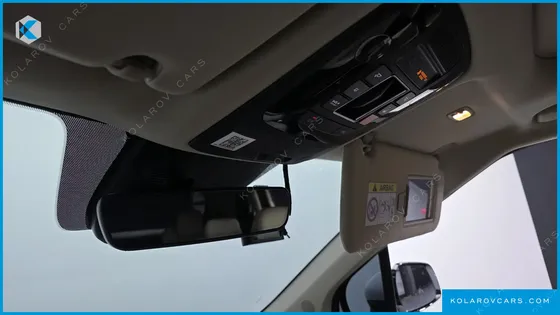 KIA CARNIVAL DIESEL 9-SEATER SIGNATURE