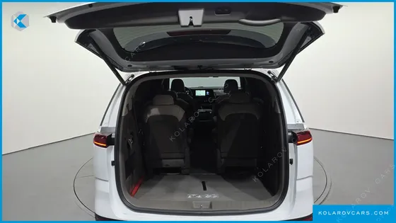KIA CARNIVAL DIESEL 9-SEATER SIGNATURE
