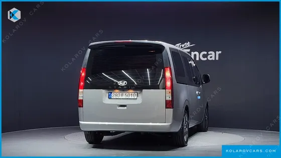 HYUNDAI STARIA TOURER 9-SEATER
