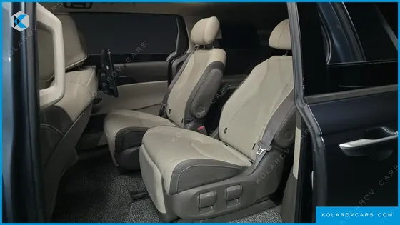 KIA CARNIVAL DIESEL 7-SEATER SIGNATURE