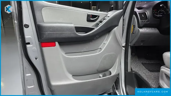 HYUNDAI STAREX WAGON 12-SEATER