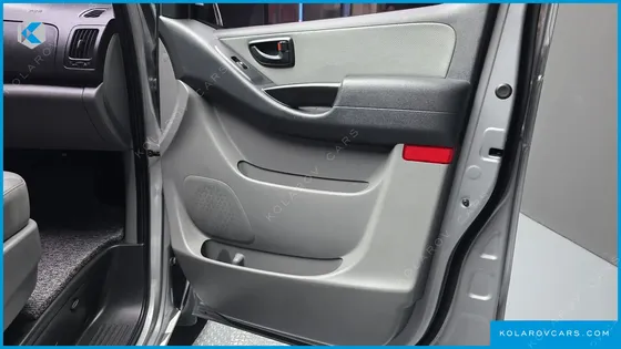 HYUNDAI STAREX WAGON 12-SEATER