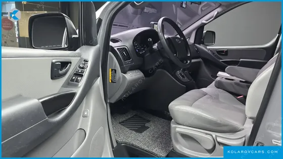 HYUNDAI STAREX WAGON 12-SEATER