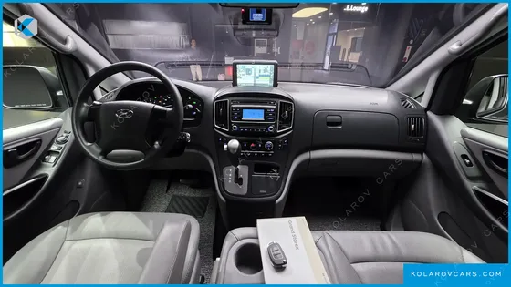 HYUNDAI STAREX WAGON 12-SEATER