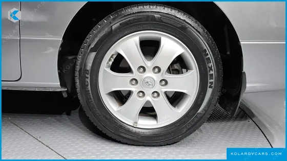 HYUNDAI STAREX WAGON 12-SEATER
