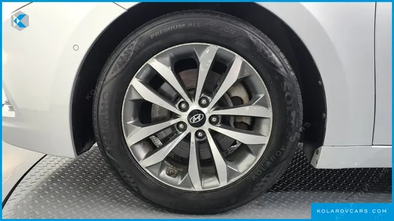 HYUNDAI GRANDEUR HG240 LUXURY