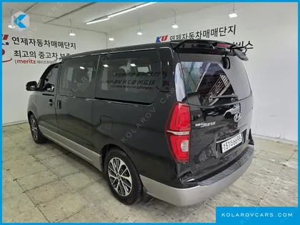HYUNDAI STAREX URBAN 9-SEATER