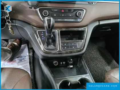 HYUNDAI STAREX URBAN 9-SEATER