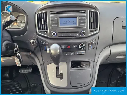 HYUNDAI STAREX WAGON 12-SEATER