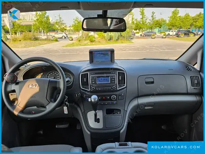 HYUNDAI STAREX WAGON 12-SEATER