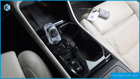 VOLVO XC40 B4 ULTIMATE BRIGHT