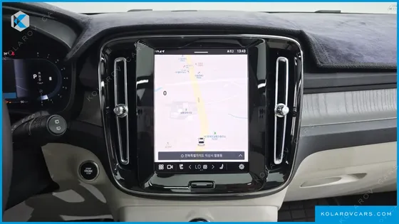 VOLVO XC40 B4 ULTIMATE BRIGHT