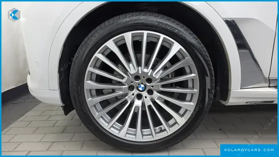 BMW X7 XDRIVE 30D DESIGN PURE EXCELLENT 6-SEATER