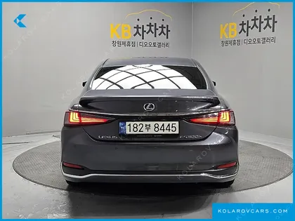 LEXUS ES EXECUTIVE