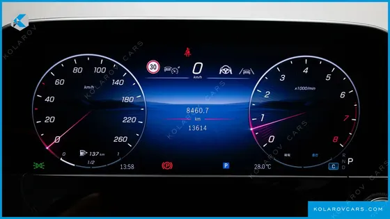 MERCEDES E-CLASS E300 4MATIC AMG LINE