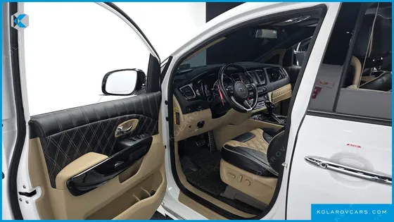 KIA CARNIVAL 7-SEATER LIMOUSINE