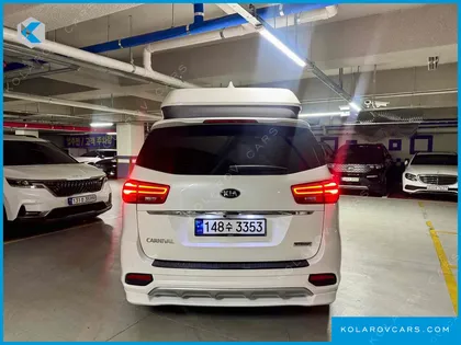 KIA CARNIVAL 9-SEATER HI-LIMOUSINE