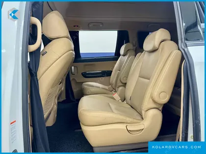 KIA CARNIVAL 9-SEATER HI-LIMOUSINE