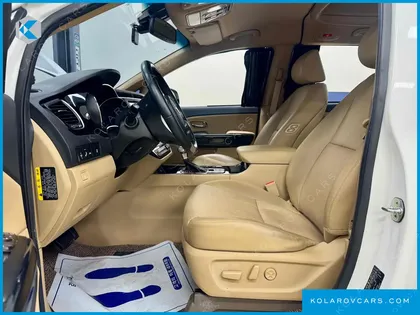 KIA CARNIVAL 9-SEATER HI-LIMOUSINE