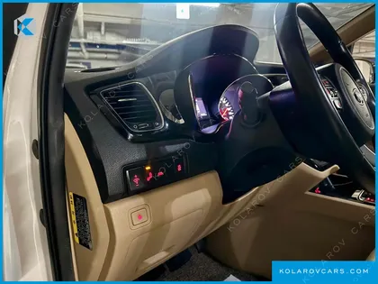 KIA CARNIVAL 9-SEATER HI-LIMOUSINE
