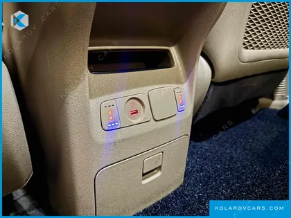 KIA CARNIVAL 9-SEATER HI-LIMOUSINE