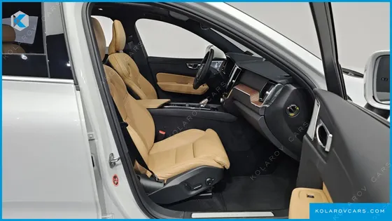 VOLVO XC60 B5 ULTRA BRIGHT