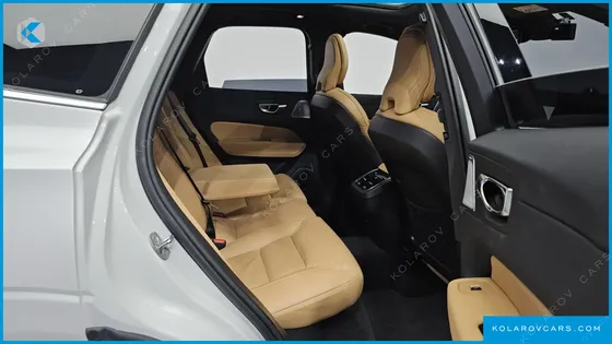 VOLVO XC60 B5 ULTRA BRIGHT