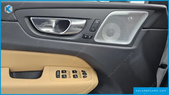 VOLVO XC60 B5 ULTRA BRIGHT