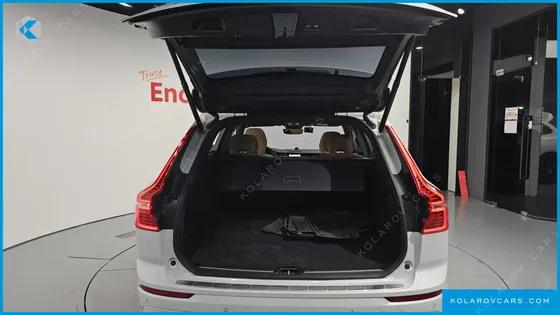 VOLVO XC60 B5 ULTRA BRIGHT