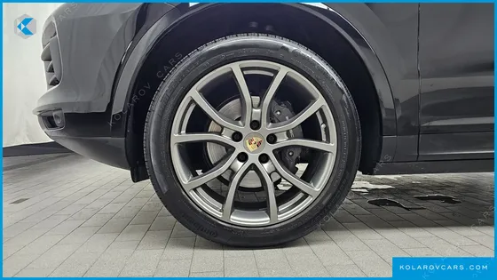 PORSCHE CAYENNE 3.0 COUPE PLATINUM EDITION