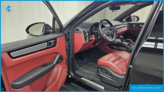 PORSCHE CAYENNE 3.0 COUPE PLATINUM EDITION