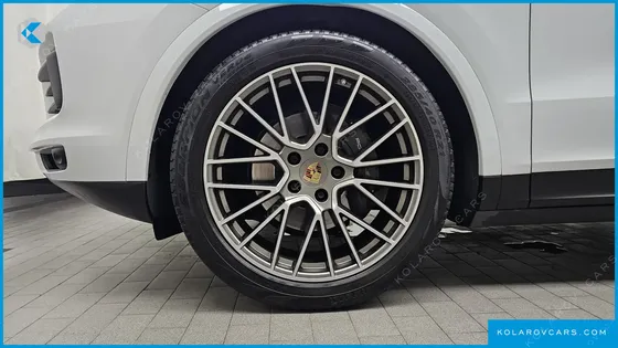 PORSCHE CAYENNE 3.0 COUPE PLATINUM EDITION