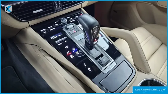 PORSCHE CAYENNE 3.0 COUPE PLATINUM EDITION