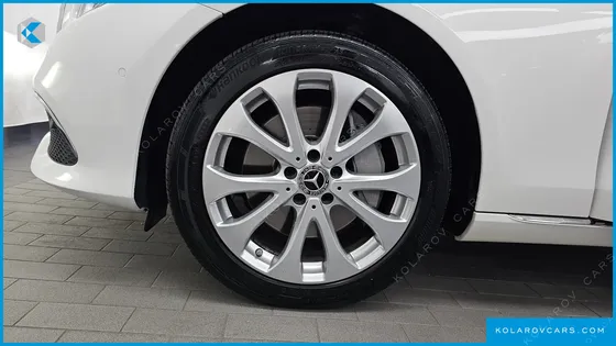 MERCEDES E-CLASS E300 4MATIC EXCLUSIVE STANDARD