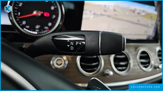 MERCEDES E-CLASS E300 4MATIC EXCLUSIVE STANDARD