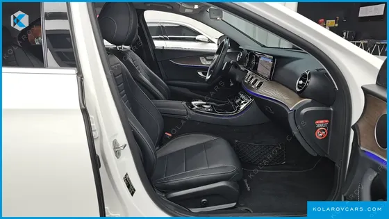 MERCEDES E-CLASS E300 4MATIC EXCLUSIVE STANDARD