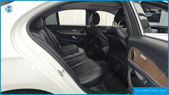MERCEDES E-CLASS E300 4MATIC EXCLUSIVE STANDARD