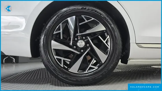 HYUNDAI GRANDEUR LE BLANC