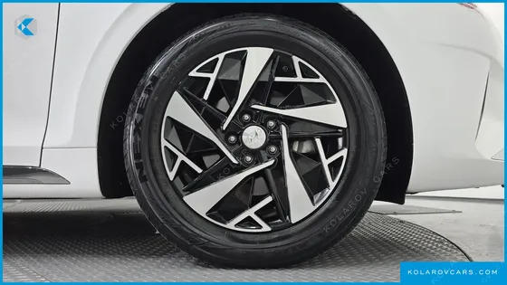HYUNDAI GRANDEUR LE BLANC