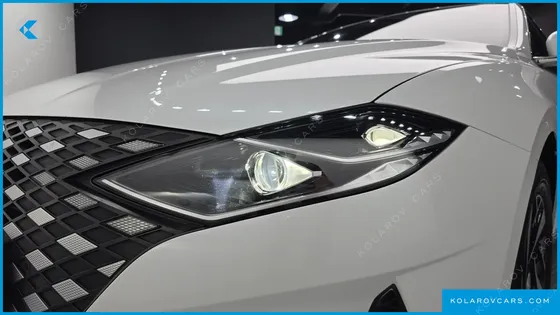 HYUNDAI GRANDEUR LE BLANC