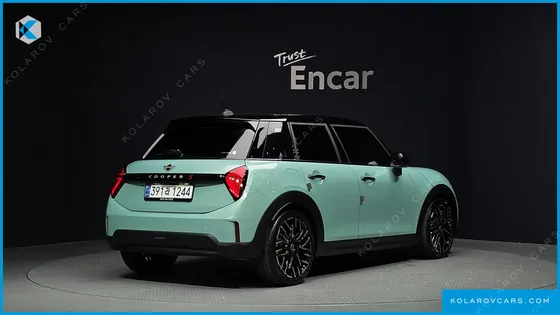 MINI COOPER 5 DOOR FAVOURED