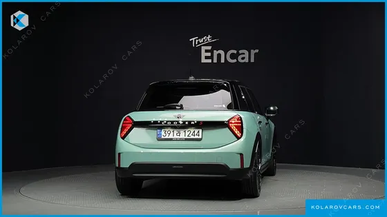 MINI COOPER 5 DOOR FAVOURED