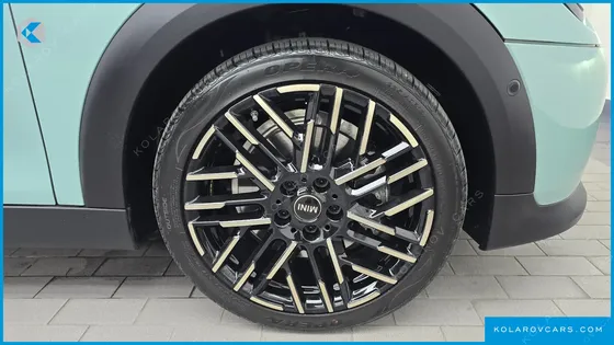 MINI COOPER 5 DOOR FAVOURED