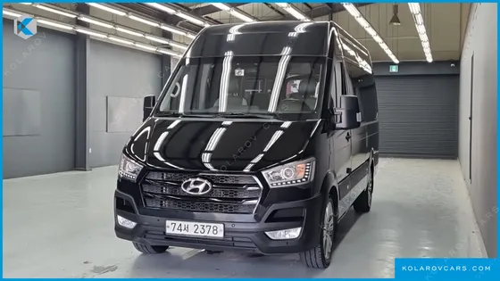HYUNDAI SOLATI 15-SEATER