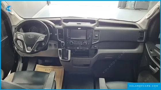 HYUNDAI SOLATI 15-SEATER